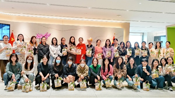 致所有女神：熱辣滾燙，綻放光芒！